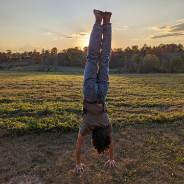 local man does a cool handstand